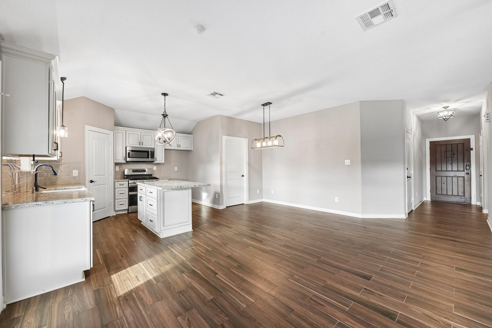 5012 Bayou Dr