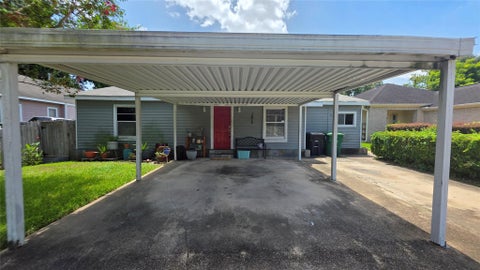 Photo of 1075 Marjorie Street, Houston, TX 77088 (MLS # 66456429)