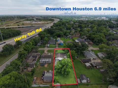 Photo of 1213 Post Street, Houston, TX 77022 (MLS # 32674066)