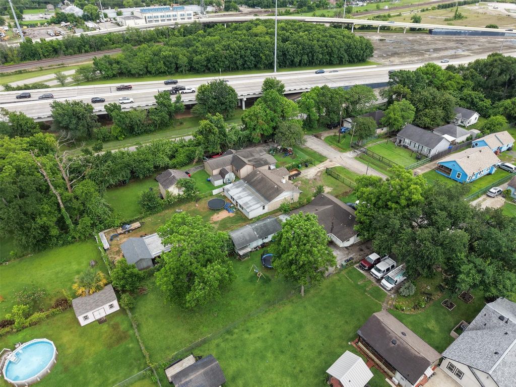 Photo of 1213 Post Street, Houston, TX 77022 (MLS # 32674066)