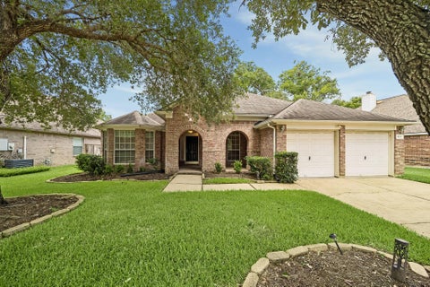 Photo of 1314 Deerbrook Drive, Sugar Land, TX 77479 (MLS # 42876847)