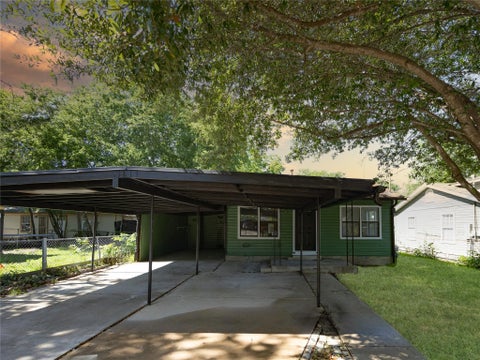 Photo of 3111 Hicks Avenue, San Antonio, TX 78210 (MLS # 9891854)