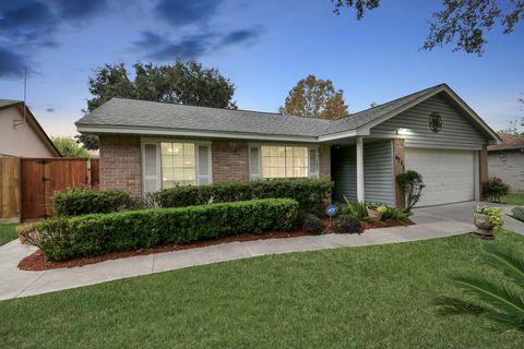 Photo of 4711 Misty Shadows Drive, Houston, TX 77041 (MLS # 35684163)