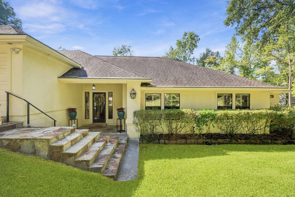 Photo of 20341 Bay Hill Road, Huntsville, TX 77320 (MLS # 10350600)
