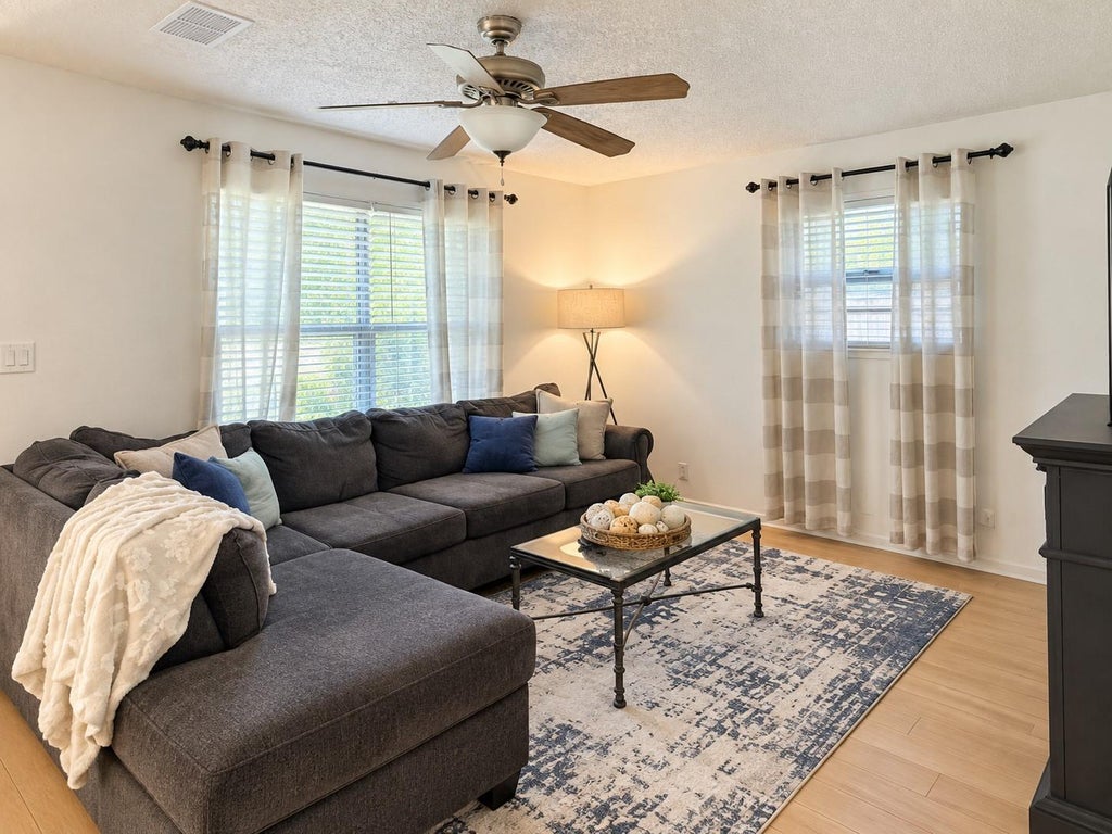 Photo of 118 W Mahan Street, Richwood, TX 77531 (MLS # 8468046)