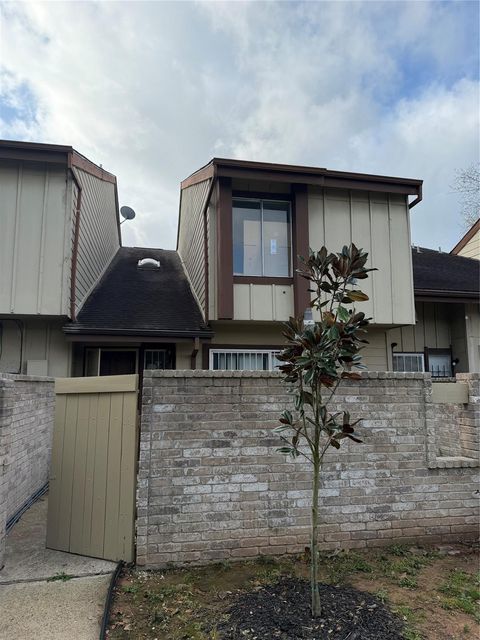 Photo of 12682 Newbrook Drive, Houston, TX 77072 (MLS # 27849091)