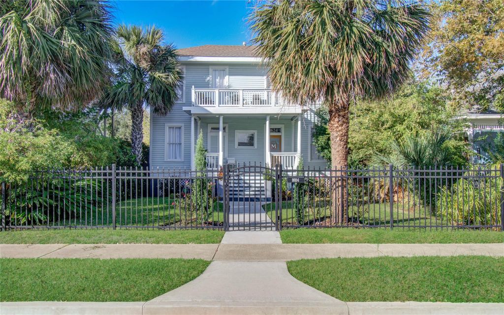Photo of 1624 Avenue K, Galveston, TX 77550 (MLS # 14820119)