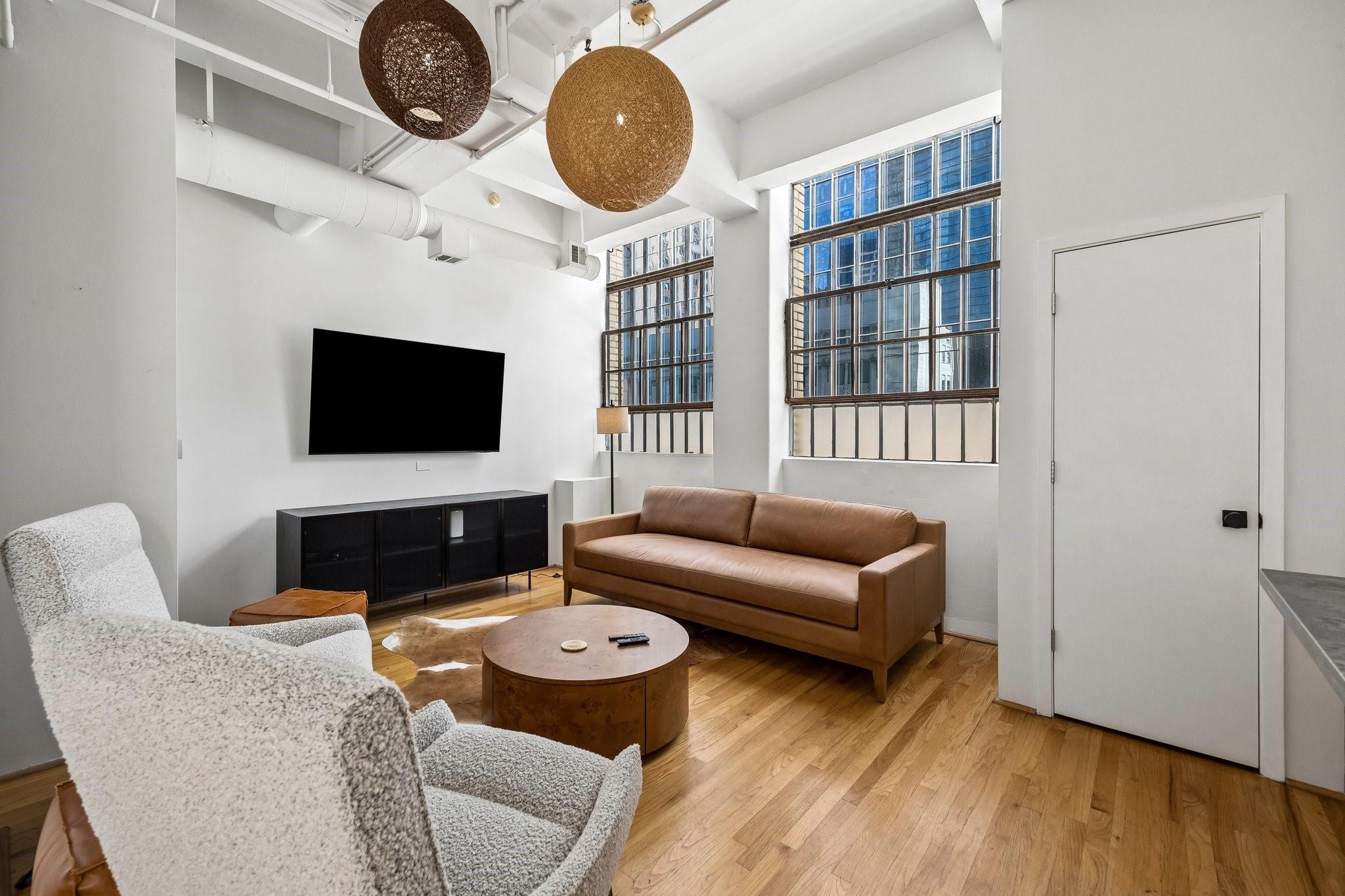705 Main Street 516