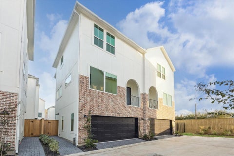 Photo of 3067 Hicks Street, Houston, TX 77007 (MLS # 11206100)