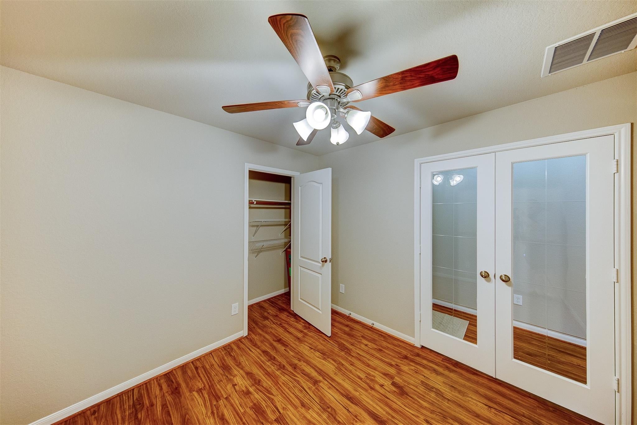 5227 Bay Lane