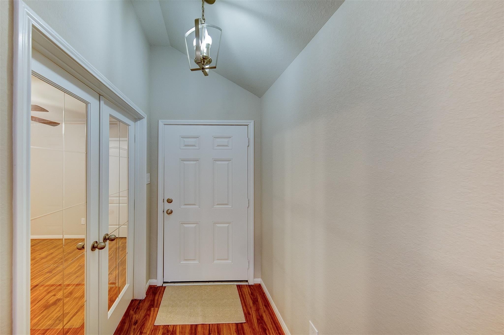 5227 Bay Lane
