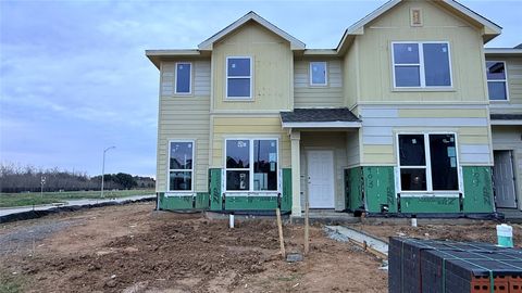 Townhouse For Sale - 11903 De Carvalho Lane<br/> Tomball, TX 77375