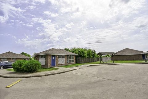 Photo of 100 Justin Way, Eagle Lake, TX 77434 (MLS # 2565037) Photo of 100 Justin Way, Eagle Lake, TX 77434 (MLS # 2565037)