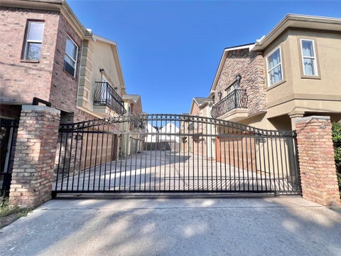 Homes For Rent - 4611 Sharman Street<br/> Houston, TX 77009