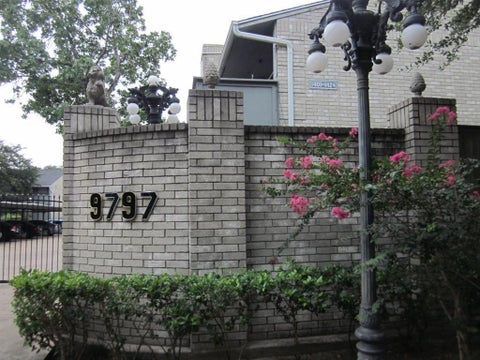 Photo of 9797 Leawood Boulevard #106, Houston, TX 77099 (MLS # 66772654)