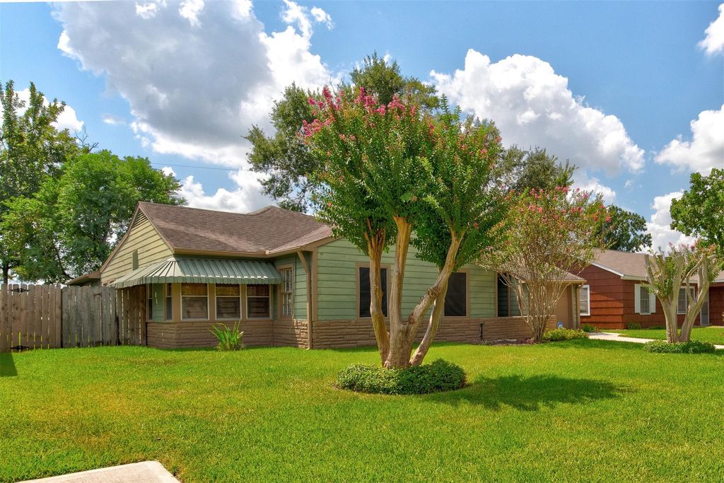 Photo of 4914 Gammage Street, Houston, TX 77021 (MLS # 38505311)