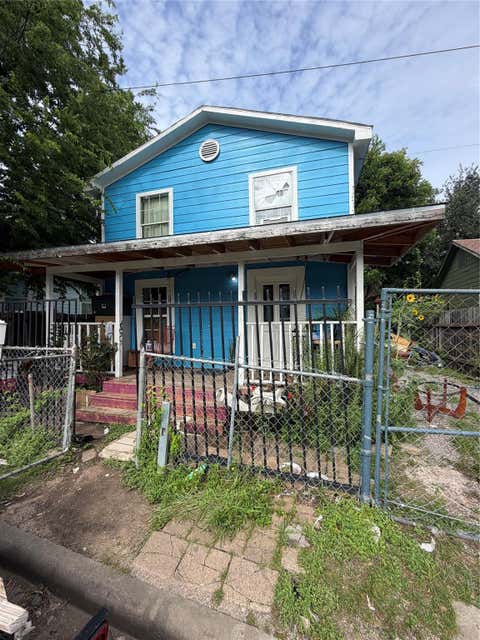 Photo of 3400 Bella Vista Street, Houston, TX 77022 (MLS # 48024814)