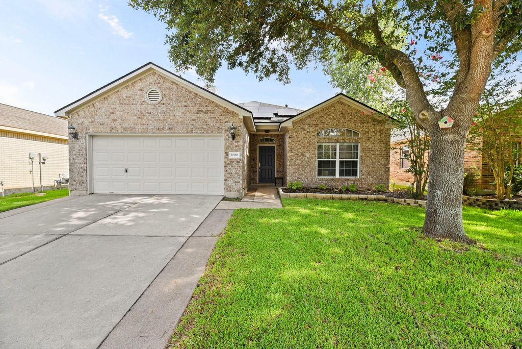 Photo of 32018 Anne Lane, Pinehurst, TX 77362 (MLS # 85690820)