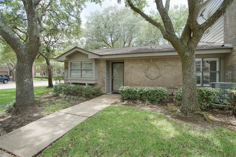 Photo of 2711 Grants Lake Boulevard #174, Sugar Land, TX 77479 (MLS # 11117308)
