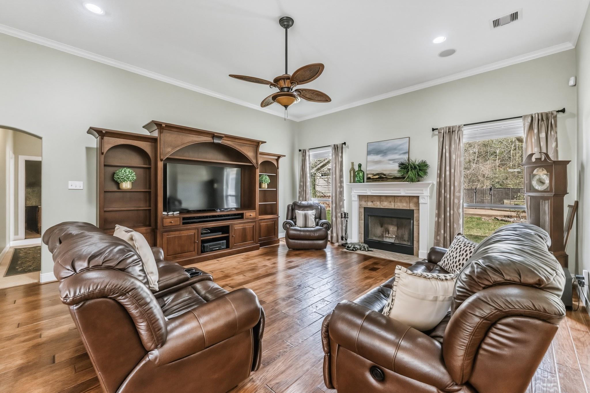 98 Heritage Oak Drive