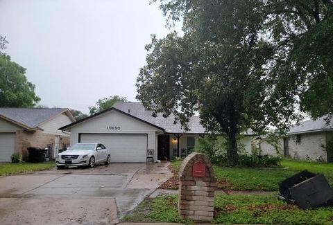 Photo of 10650 Alcott Drive, Houston, TX 77043 (MLS # 20465756)