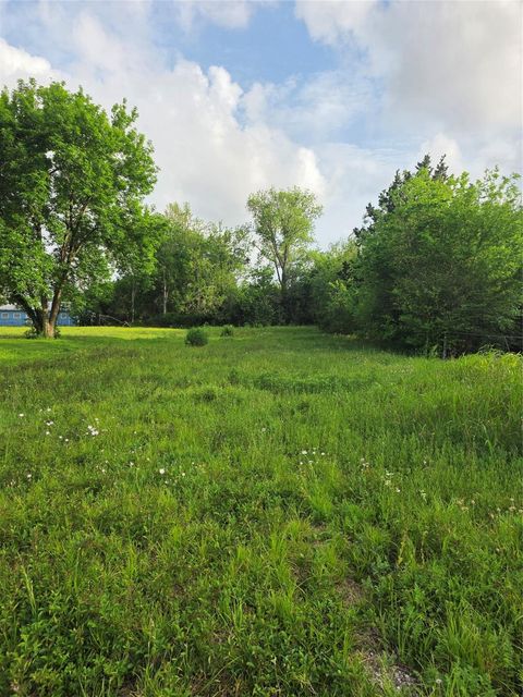 Photo of 5142 Clover Street, Houston, TX 77033 (MLS # 42792017)