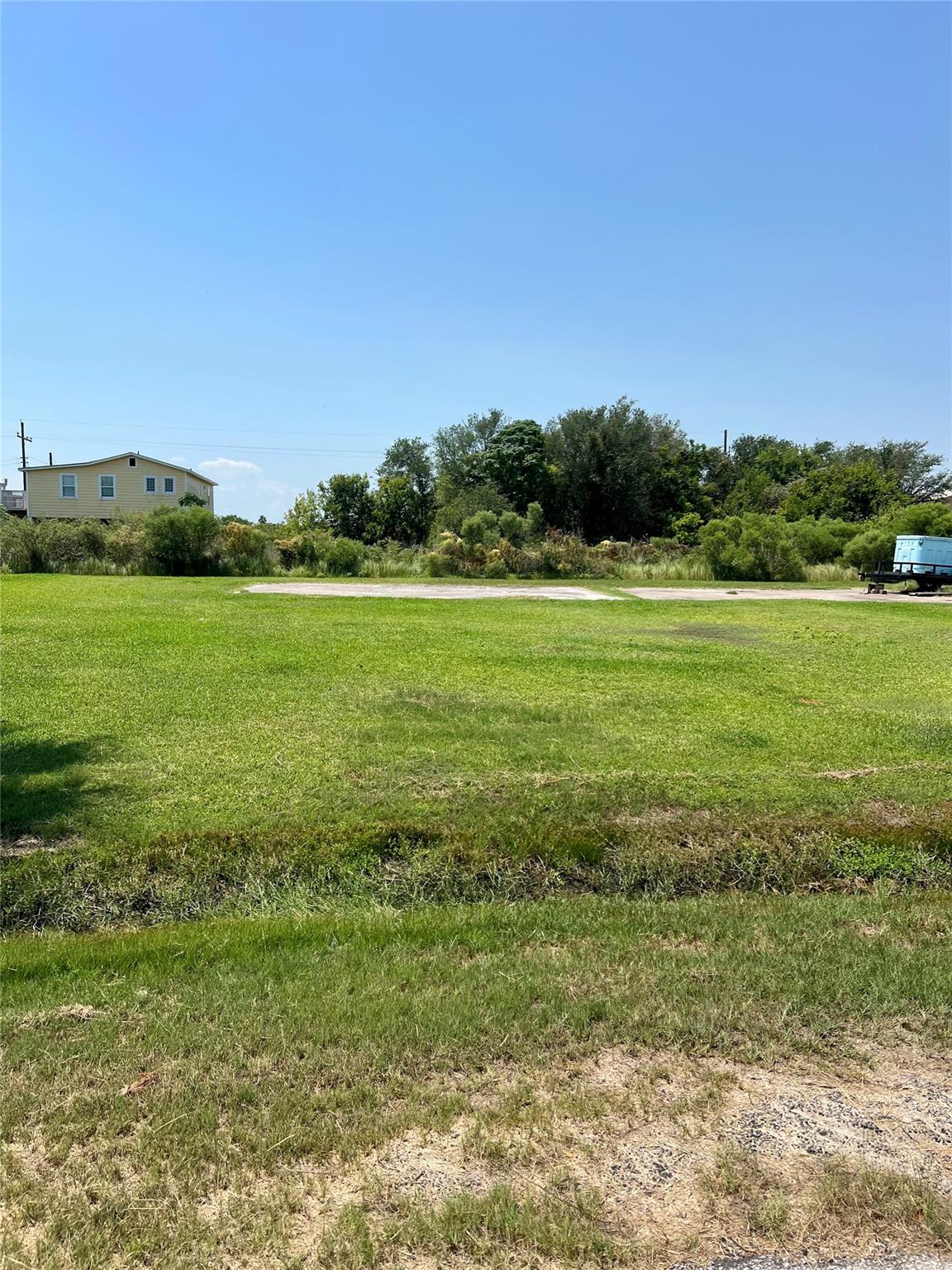 1207 E Canal Drive