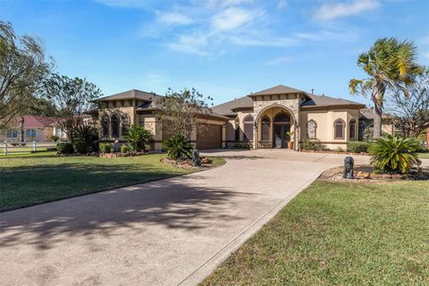 Photo of 706 Saddle Creek Farms Drive, Crosby, TX 77532 (MLS # 56947802) Photo of 706 Saddle Creek Farms Drive, Crosby, TX 77532 (MLS # 56947802)