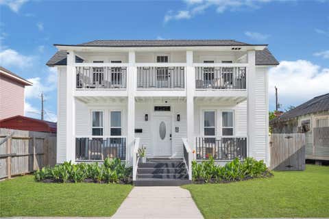 Photo of 3624 Avenue S 1/2, Galveston, TX 77550 (MLS # 81025494)