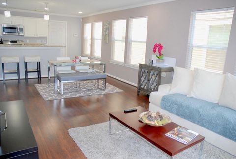 Photo of 1620 Saulnier Street, Houston, TX 77019 (MLS # 66977791)