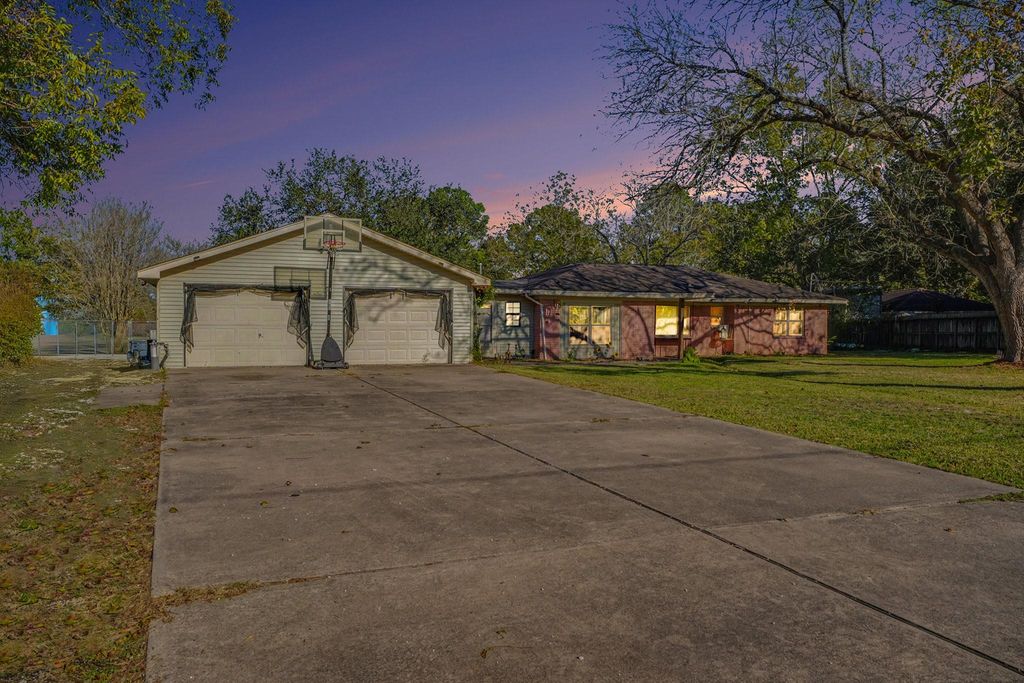 Photo of 4802 Crosby Cedar Bayou Road, Baytown, TX 77521 (MLS # 40833026)