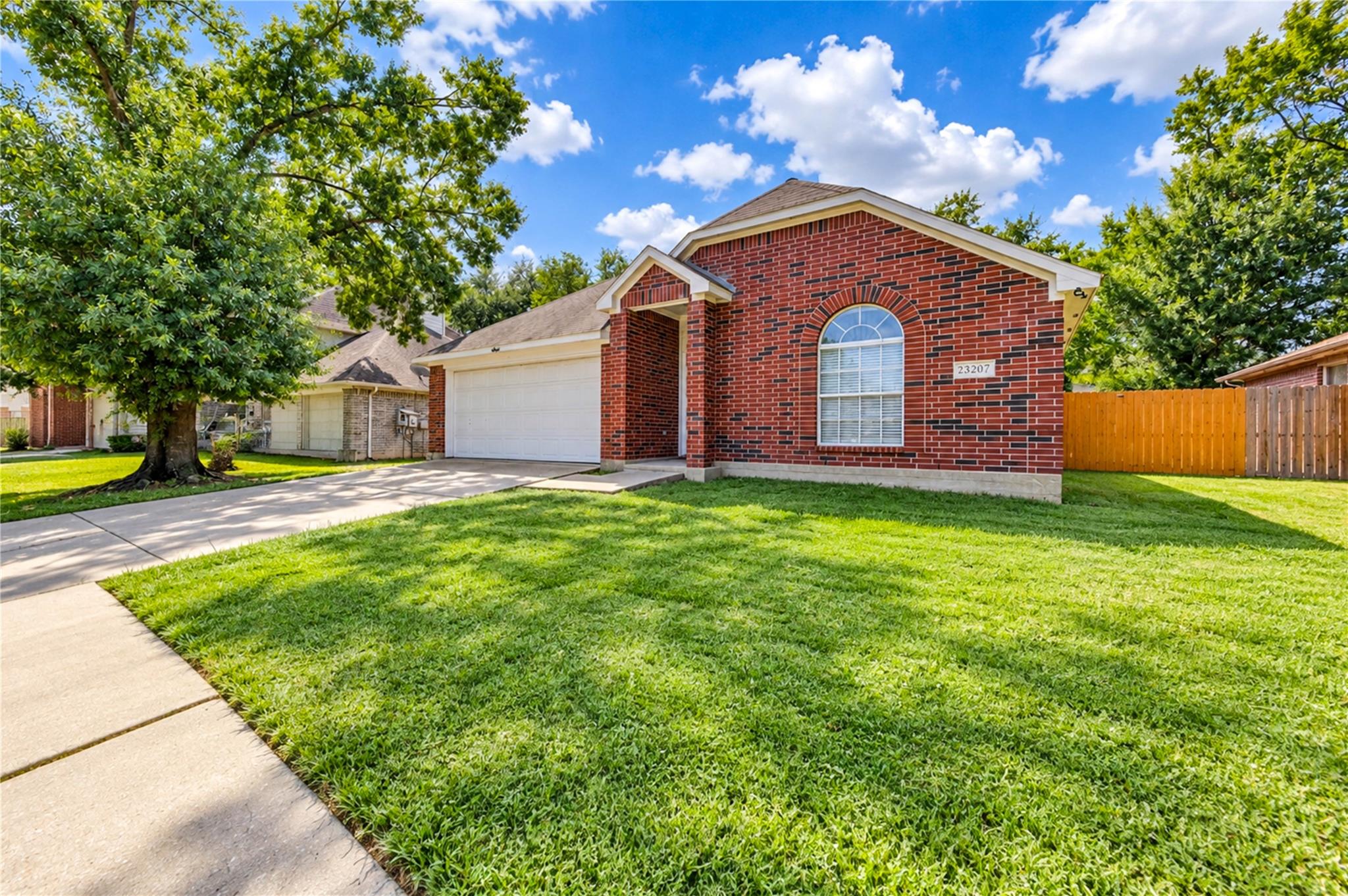 23207 Lone Wolf Trail