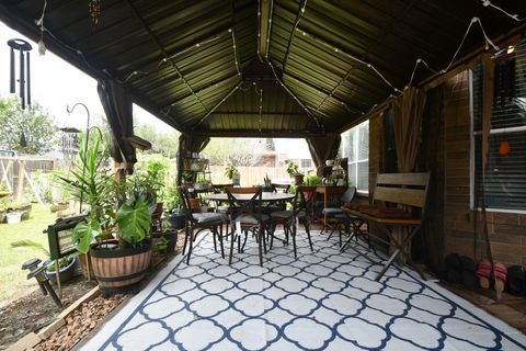 Tiny photo for 9805 Sunnycoast Lane, Pearland, TX 77584 (MLS # 98577320)