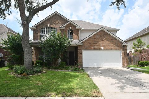 Photo of 9805 Sunnycoast Lane, Pearland, TX 77584 (MLS # 98577320)