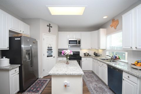 Tiny photo for 9805 Sunnycoast Lane, Pearland, TX 77584 (MLS # 98577320)