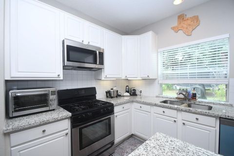Tiny photo for 9805 Sunnycoast Lane, Pearland, TX 77584 (MLS # 98577320)