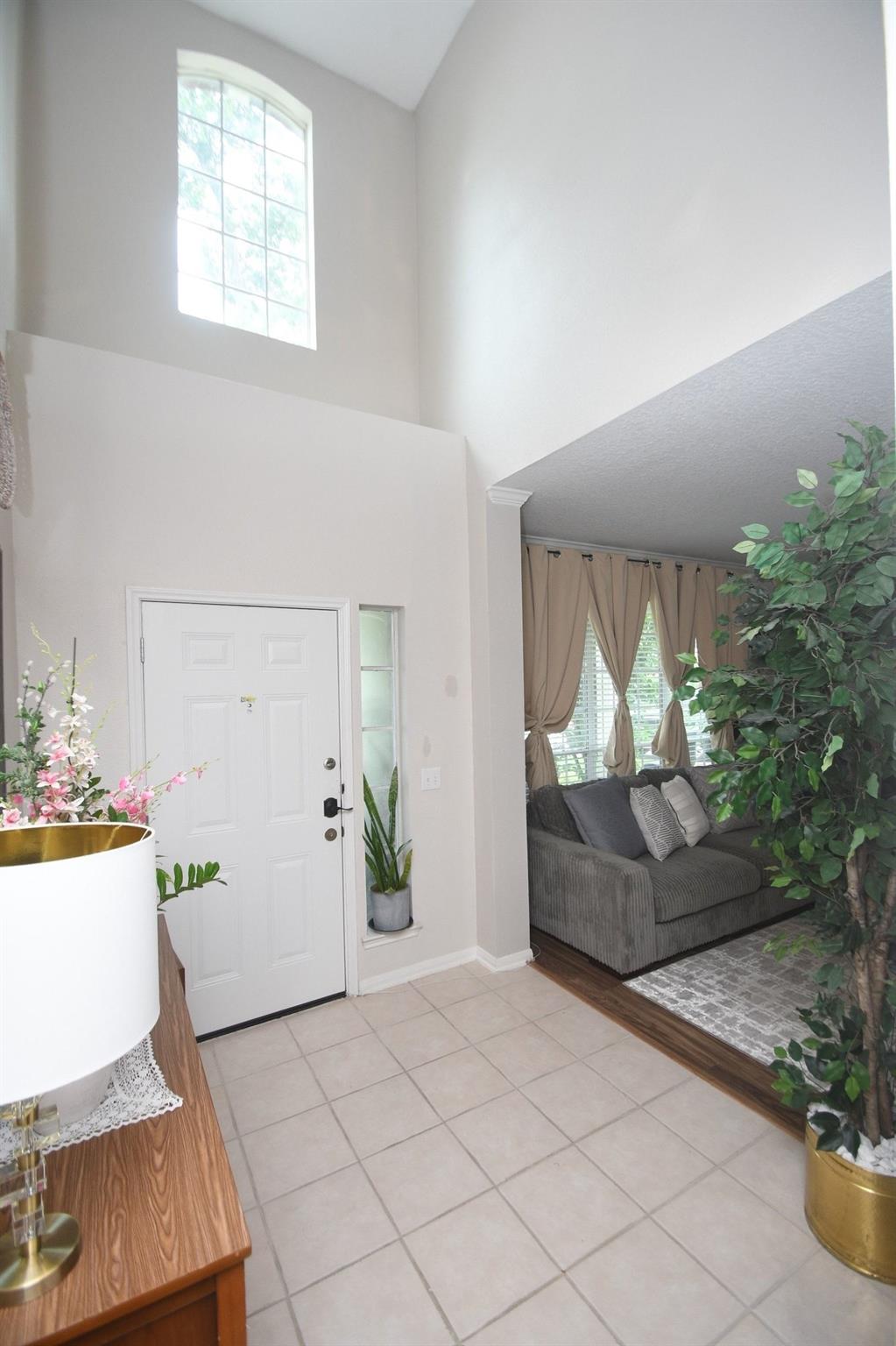9805 Sunnycoast Lane
