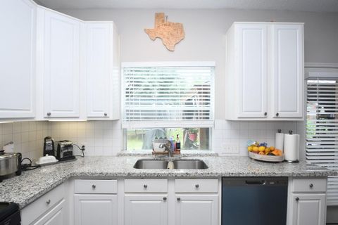 Tiny photo for 9805 Sunnycoast Lane, Pearland, TX 77584 (MLS # 98577320)