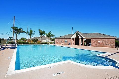 Tiny photo for 9805 Sunnycoast Lane, Pearland, TX 77584 (MLS # 98577320)