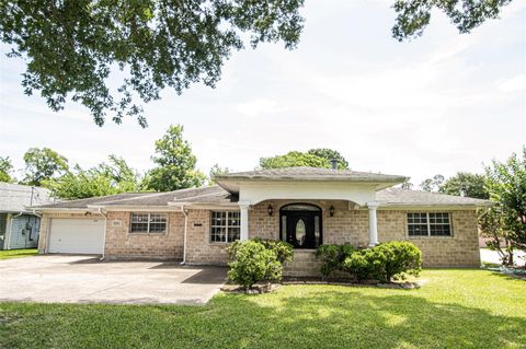 Photo of 2650 W Lucas Drive, Beaumont, TX 77706 (MLS # 22828535)