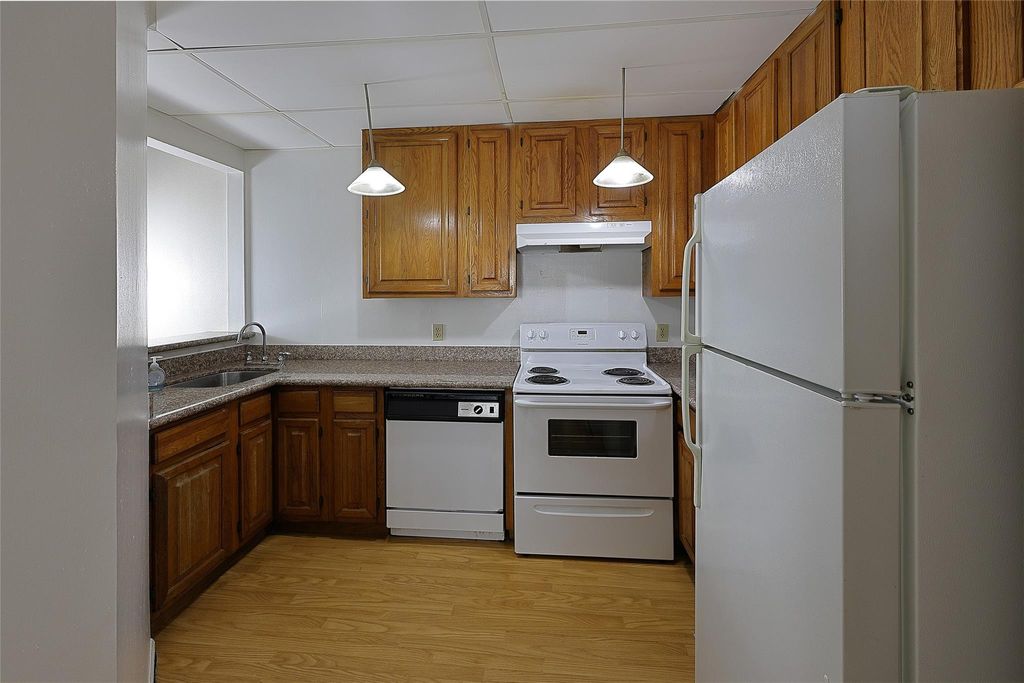 Photo of 2209 S Braeswood Boulevard E #32C, Houston, TX 77030 (MLS # 14915936)