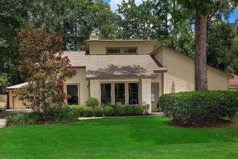Photo of 4 Postvine Court, The Woodlands, TX 77381 (MLS # 26084885)