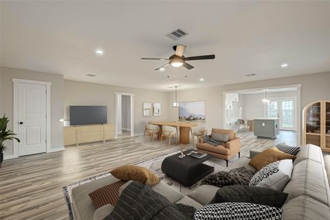 Photo of 2111 Nina Lee Lane, Houston, TX 77018 (MLS # 63108843)