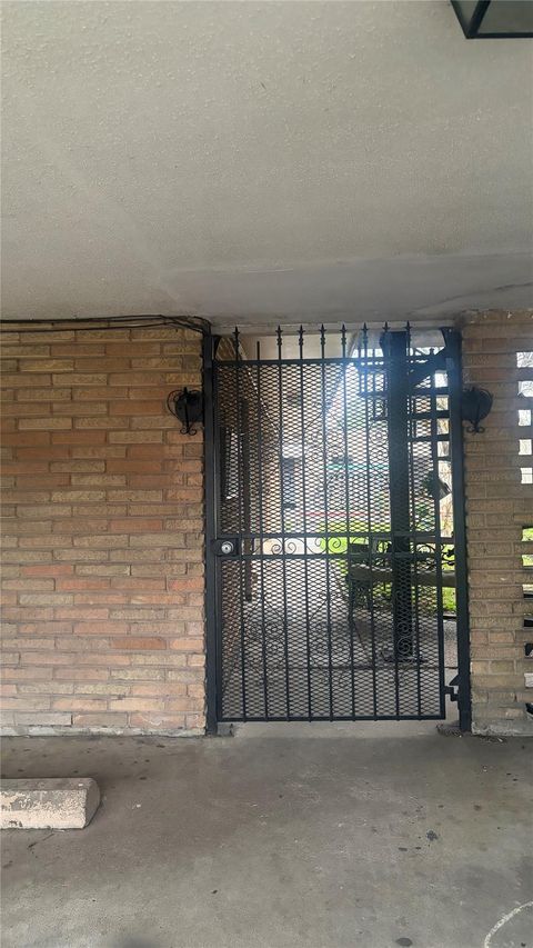 Photo of 4624 Bell Street #2, Houston, TX 77023 (MLS # 9966445)