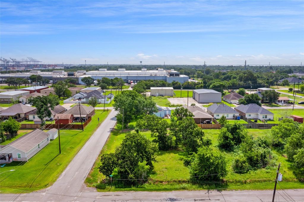 Photo of 0 N 2nd Street, La Porte, TX 77571 (MLS # 67849137)
