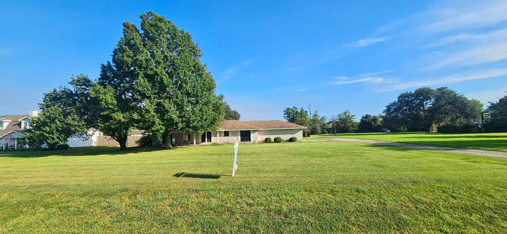 Photo of 11506 Cherry Point Drive, Mont Belvieu, TX 77535 (MLS # 13105757)