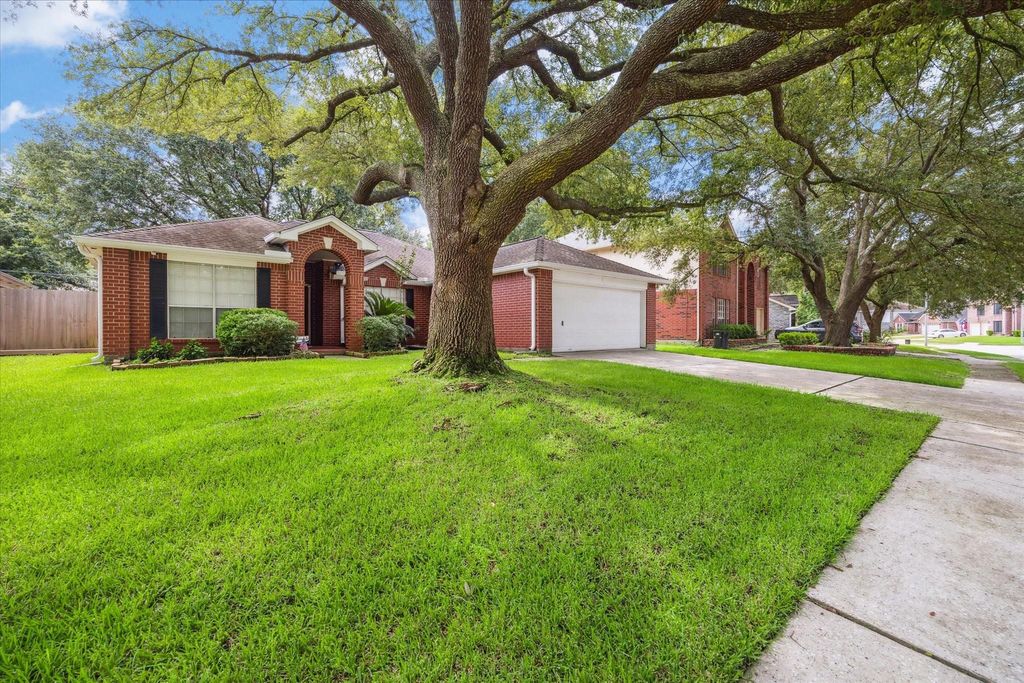 Photo of 18622 Timbers Drive, Humble, TX 77346 (MLS # 85977506)