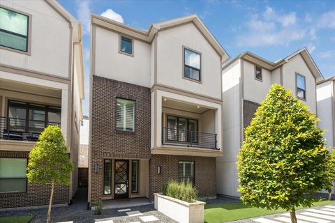 Photo of 1122 Thompson Street, Houston, TX 77007 (MLS # 70187591)