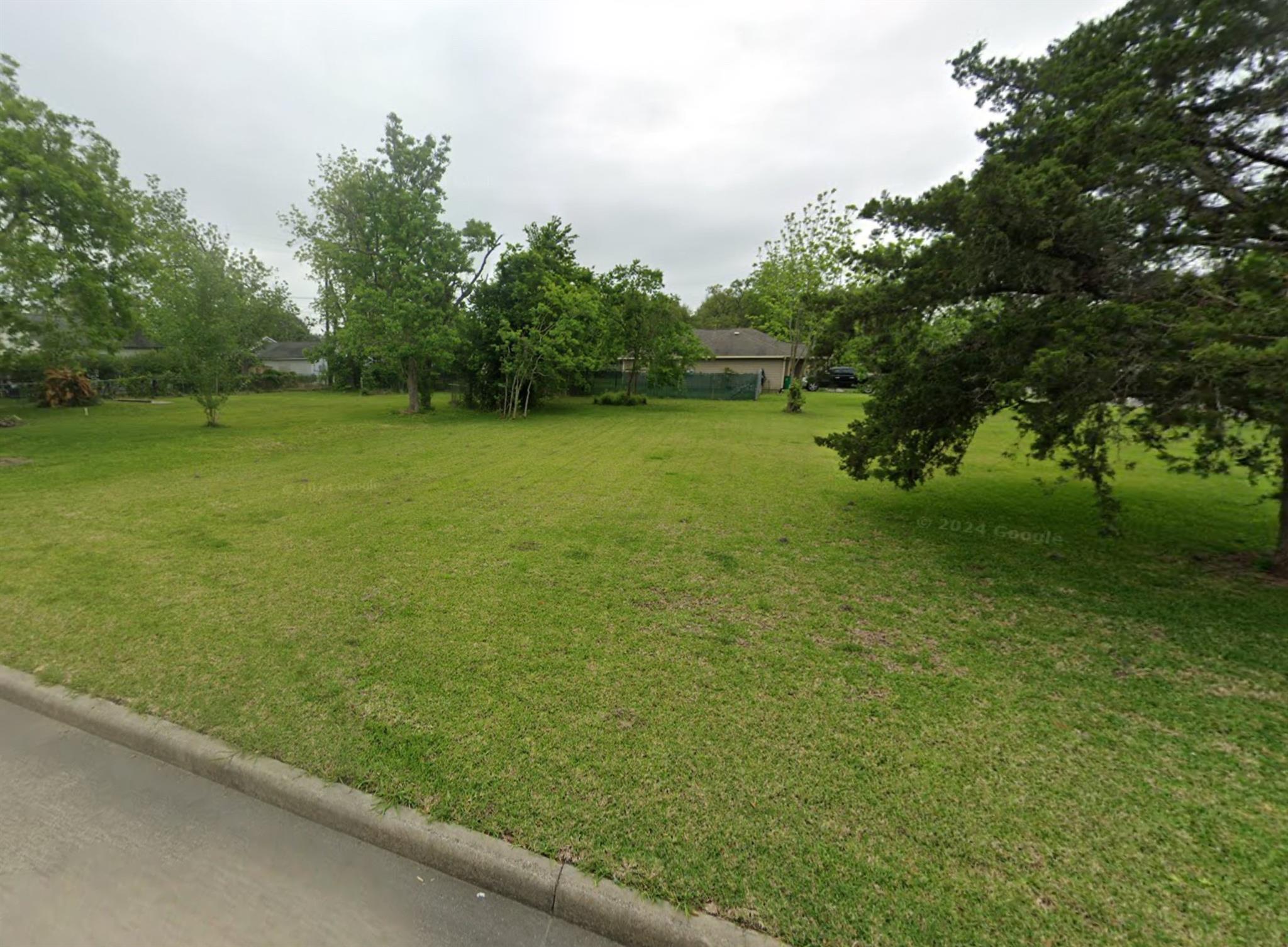Photo 1 of 9 — 815 Bowie Street, Baytown, TX 77520