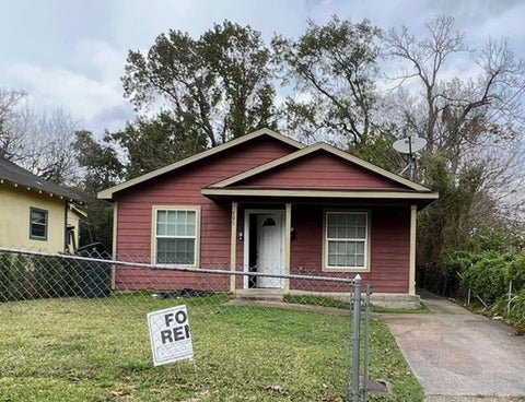 Photo of 795 Devilleneuve Street, Beaumont, TX 77701 (MLS # 39558190)